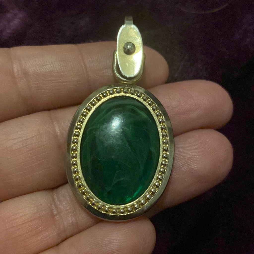 Initial Pendant With Green Stone Pm 692